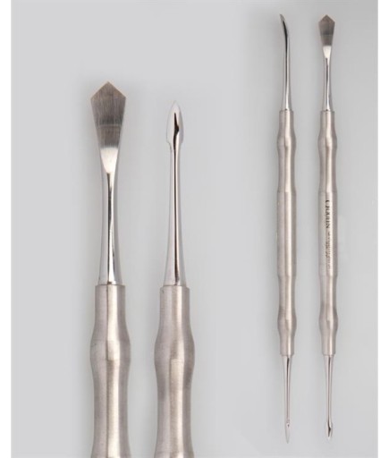 Queen  Doğrusal Oval-Ok Uç Periost Elevatörü MOLT FIG-9 4Mm-7Mm 18 5Cm - QRAS2H173